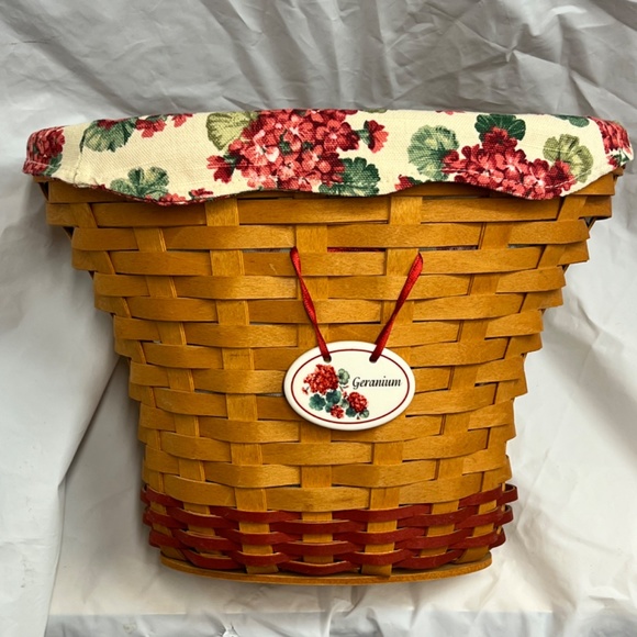 Longaberger May Geranium Basket 2002 - Picture 2 of 5